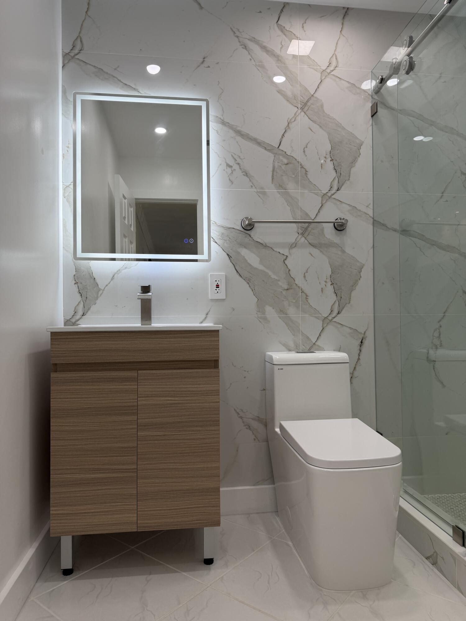 107 Rock Harbor Drive Property Photo 22