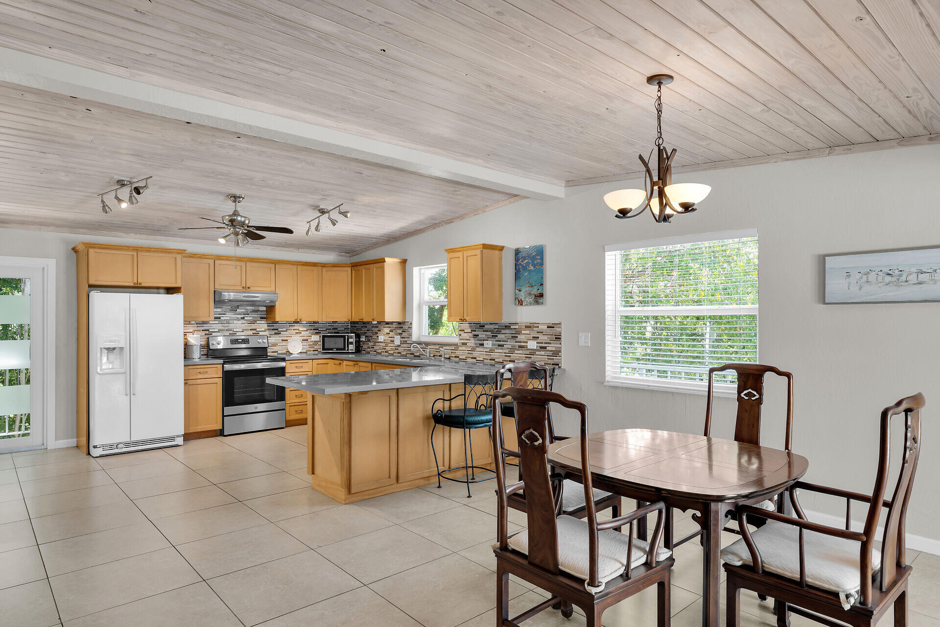 148 Sunrise Drive Property Photo 6