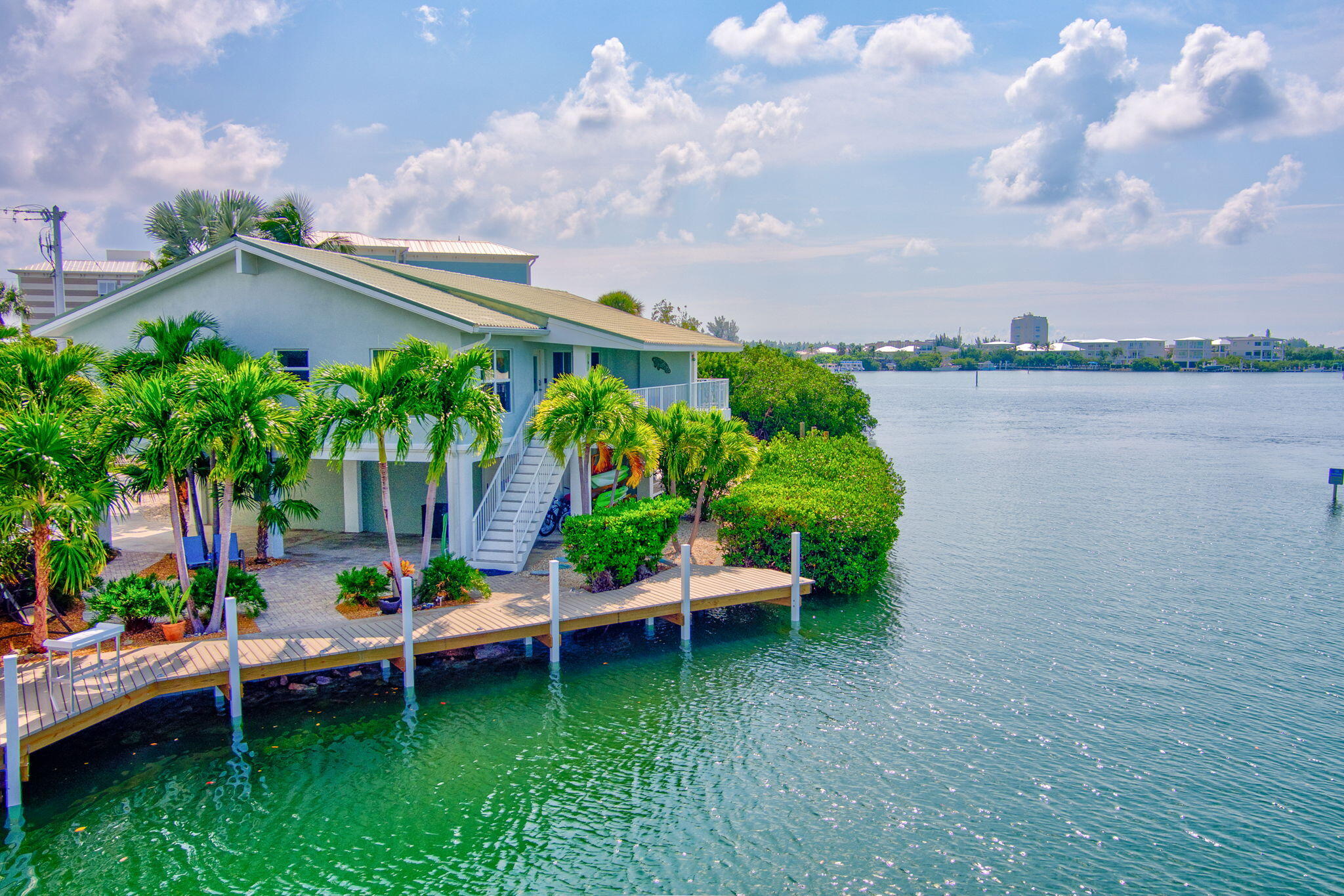 101 N Coral Lane