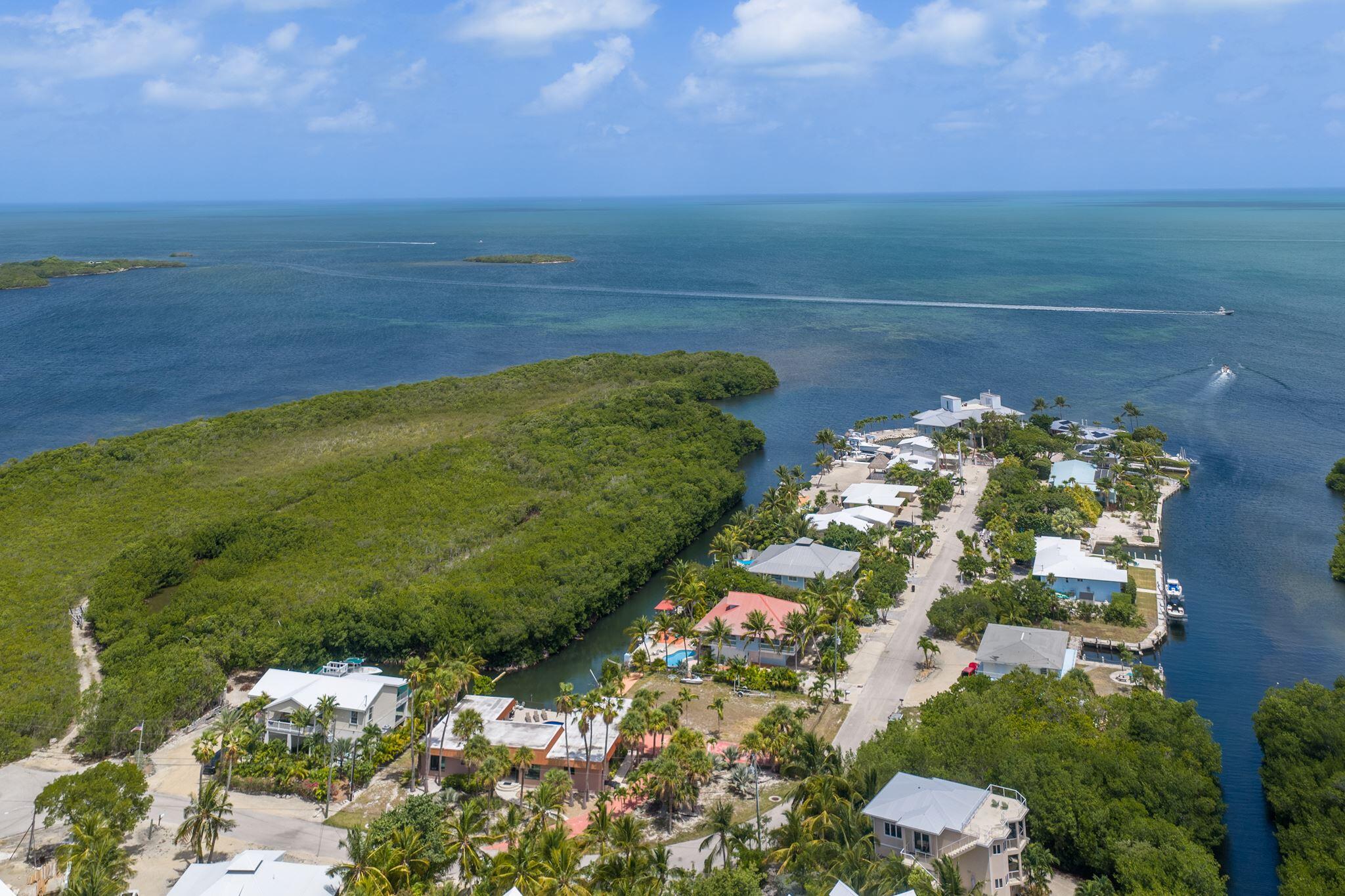 555 70th Street Gulf Property Photo 1
