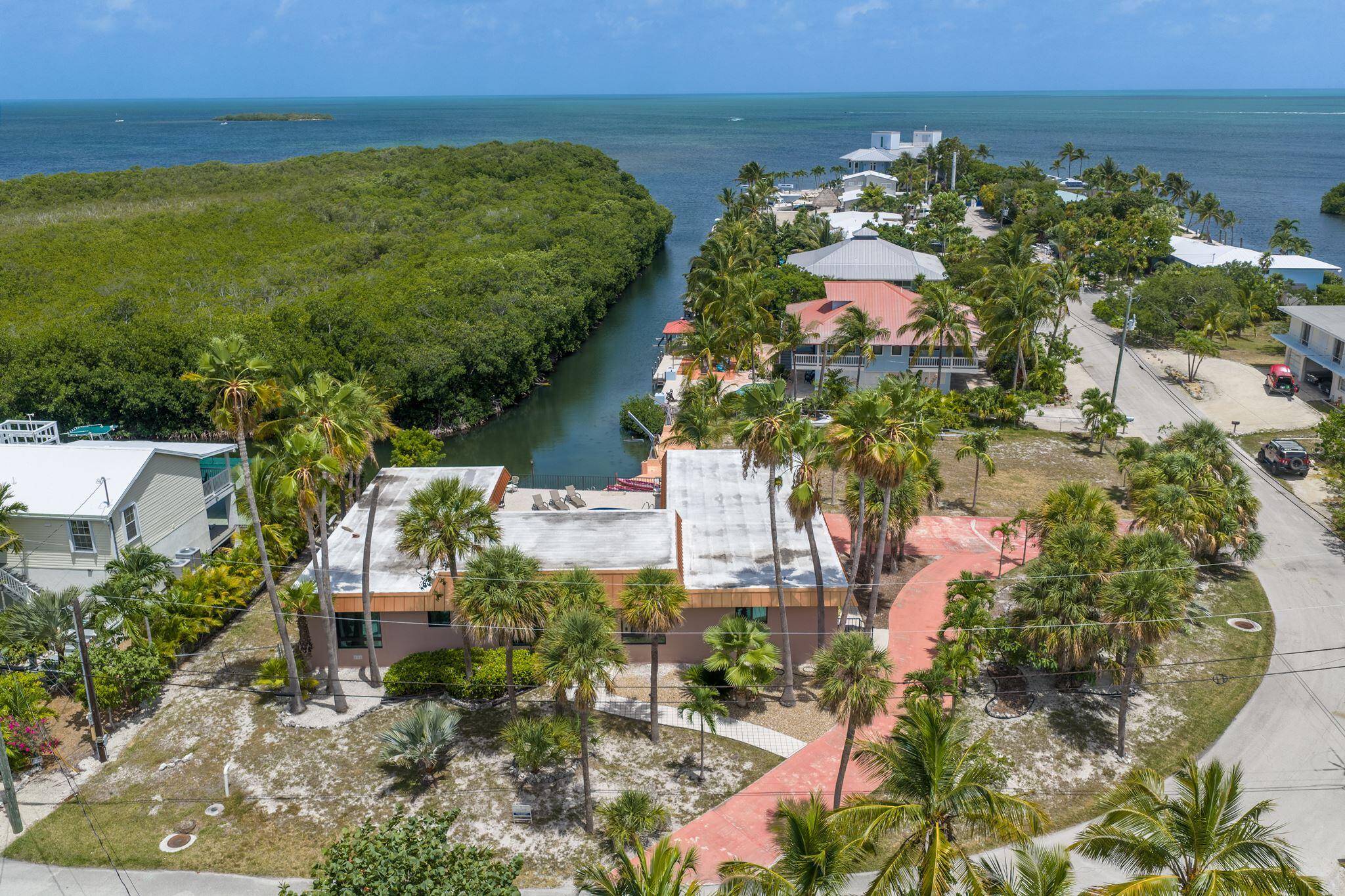555 70th Street Gulf Property Photo 4