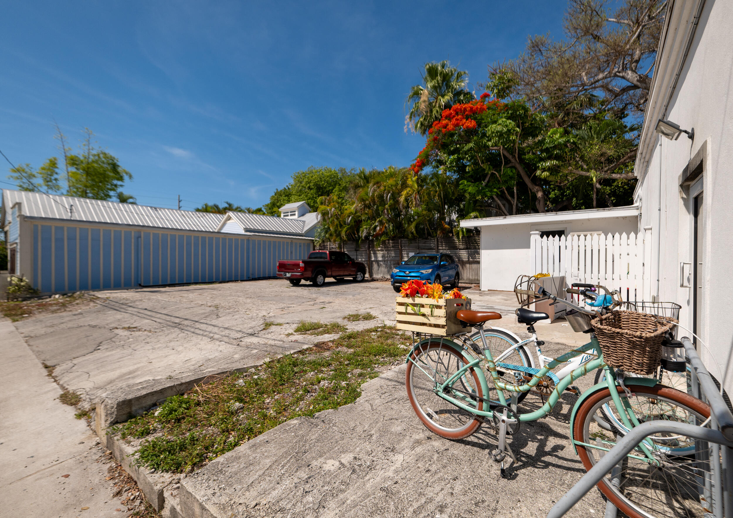 1202 White Street Property Photo 6