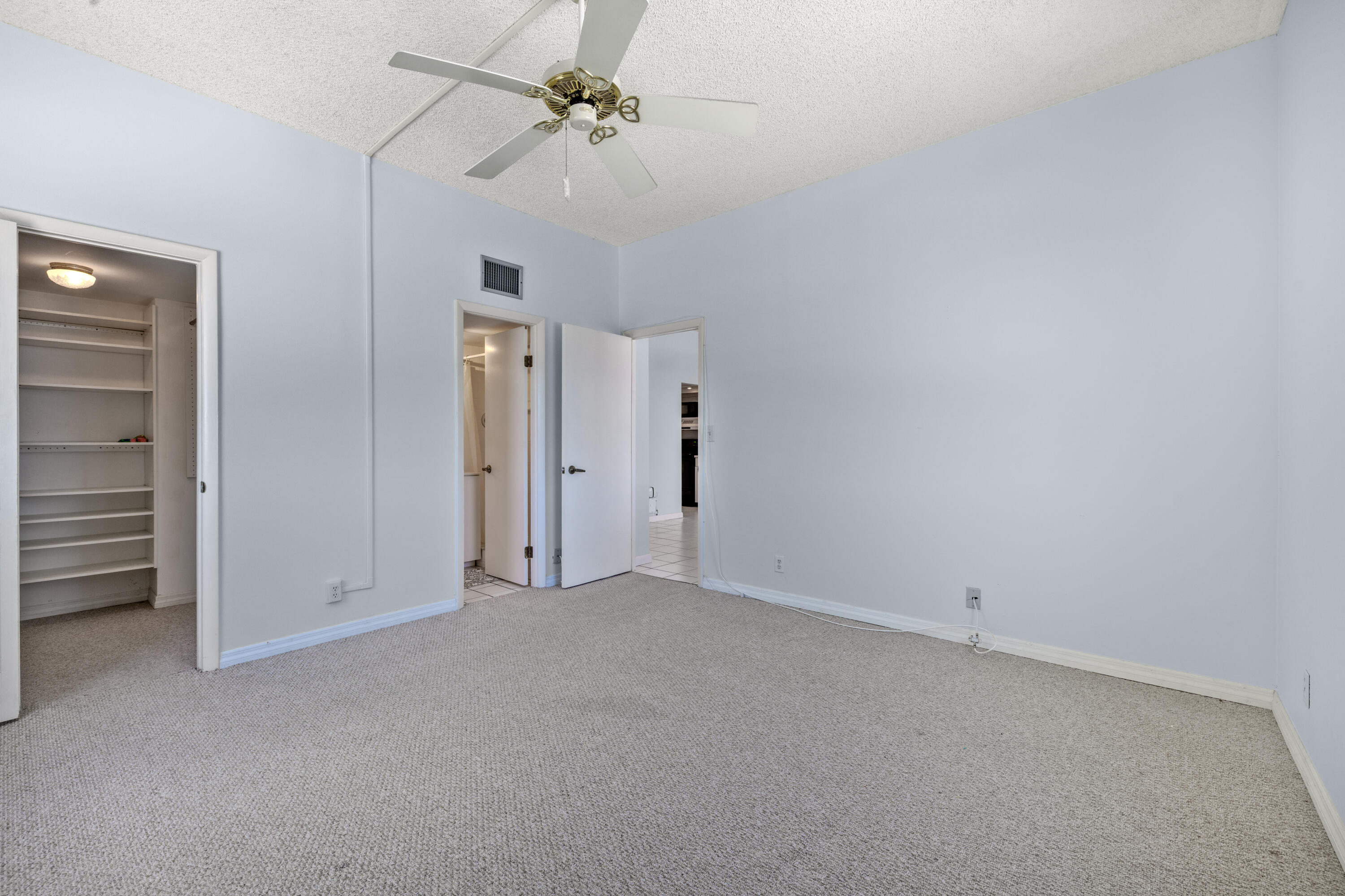 2000 Coco Plum Drive 106 Property Photo 11