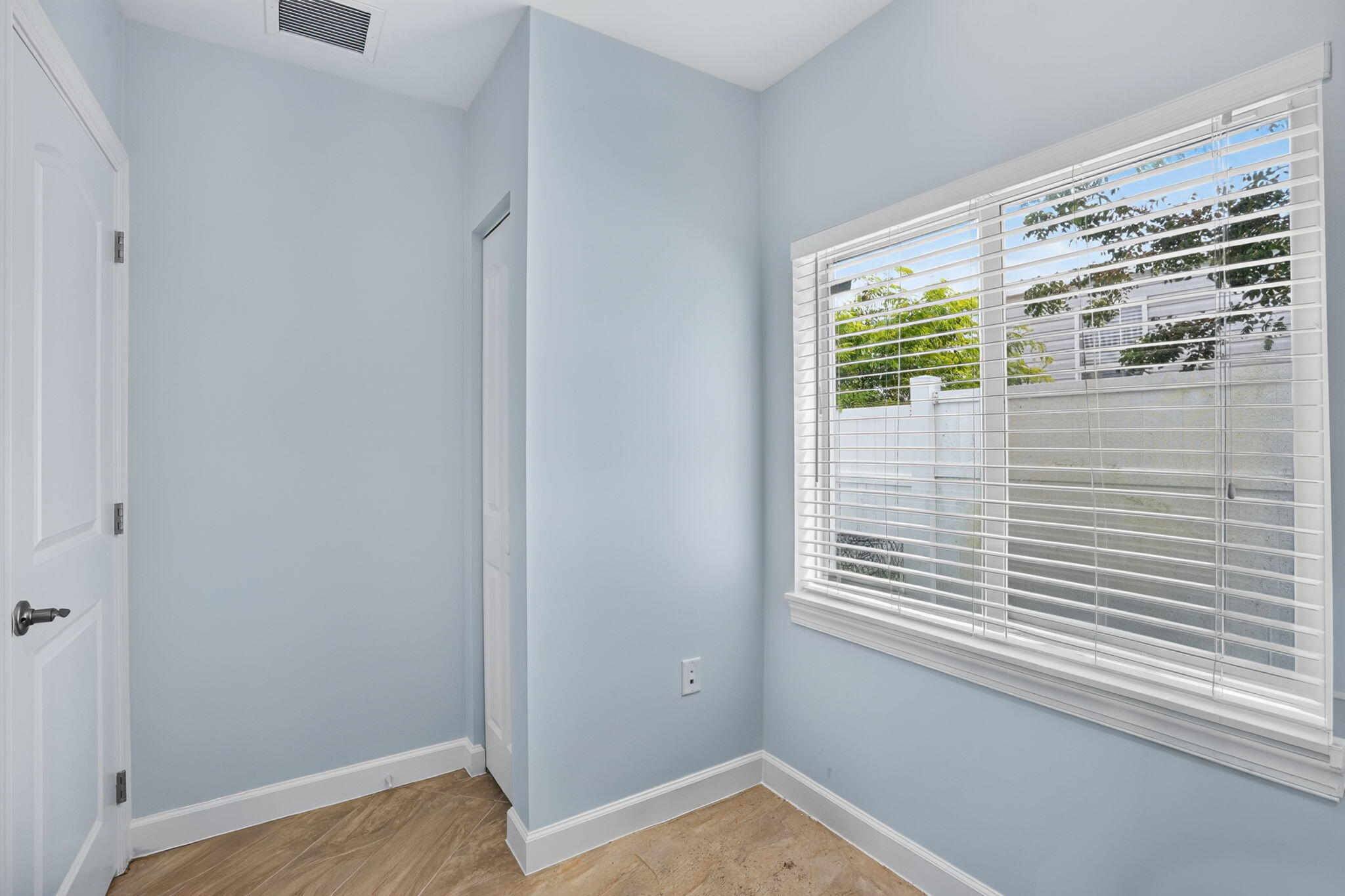 1608 Monmouth Lane Property Photo 29