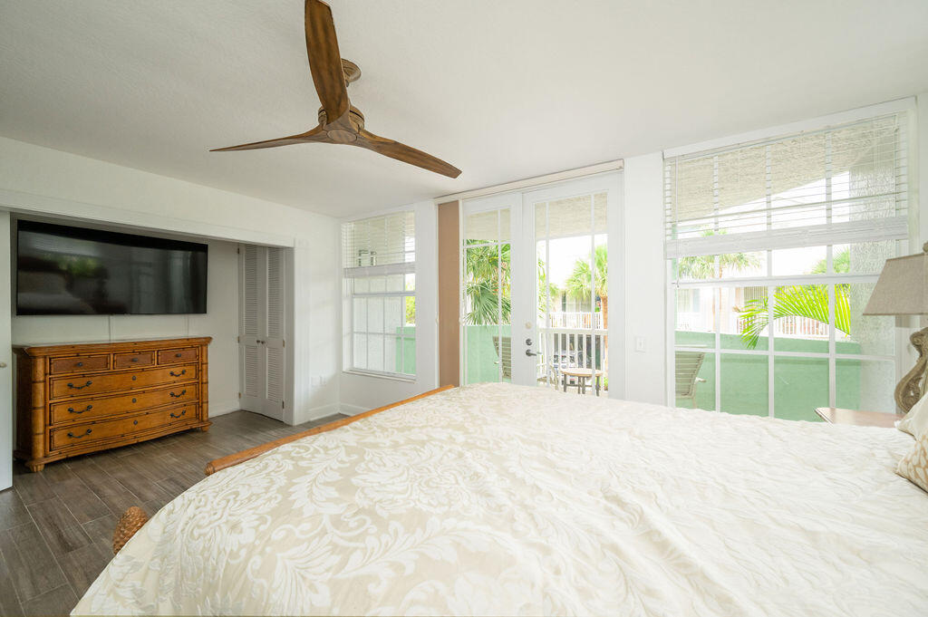 33 Seaside S Court Property Photo 9