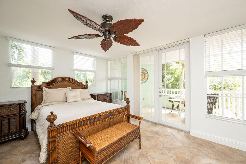 33 Seaside S Court Property Photo 12