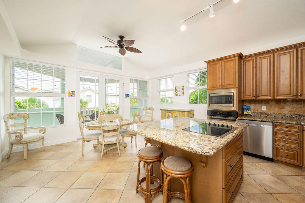 33 Seaside S Court Property Photo 19
