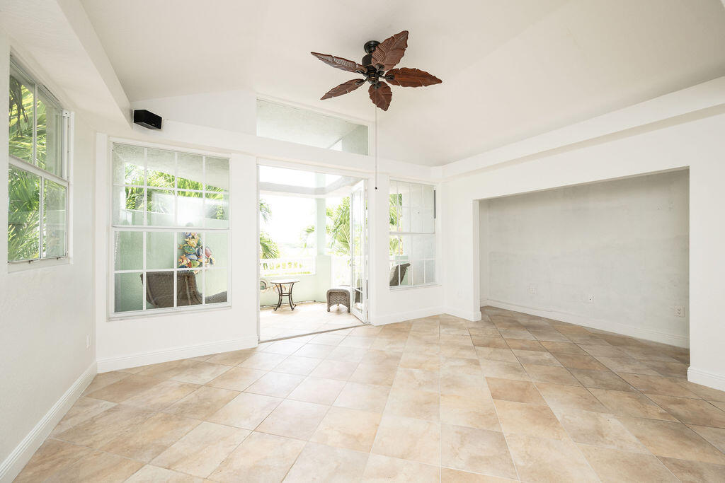 33 Seaside S Court Property Photo 28