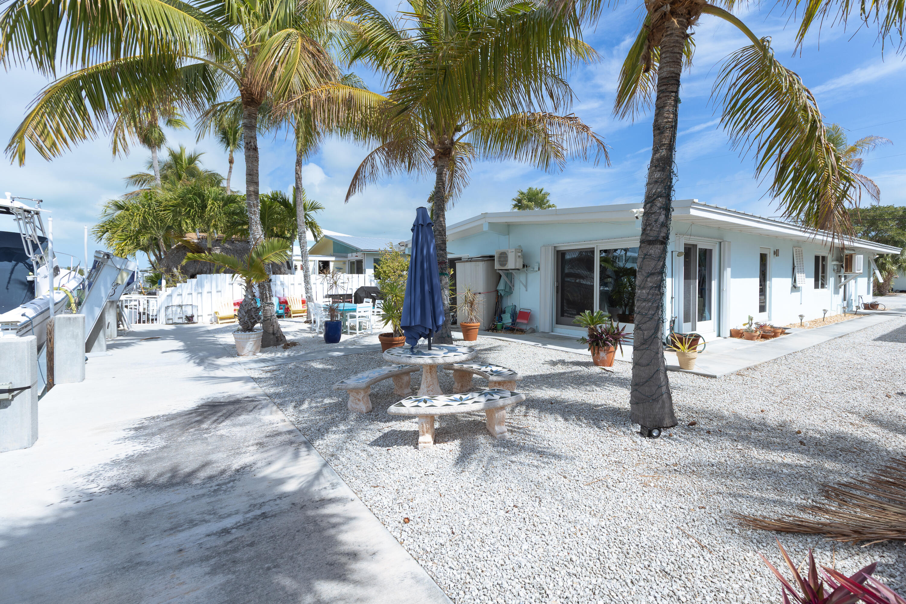 341 3rd Street Property Photo 4