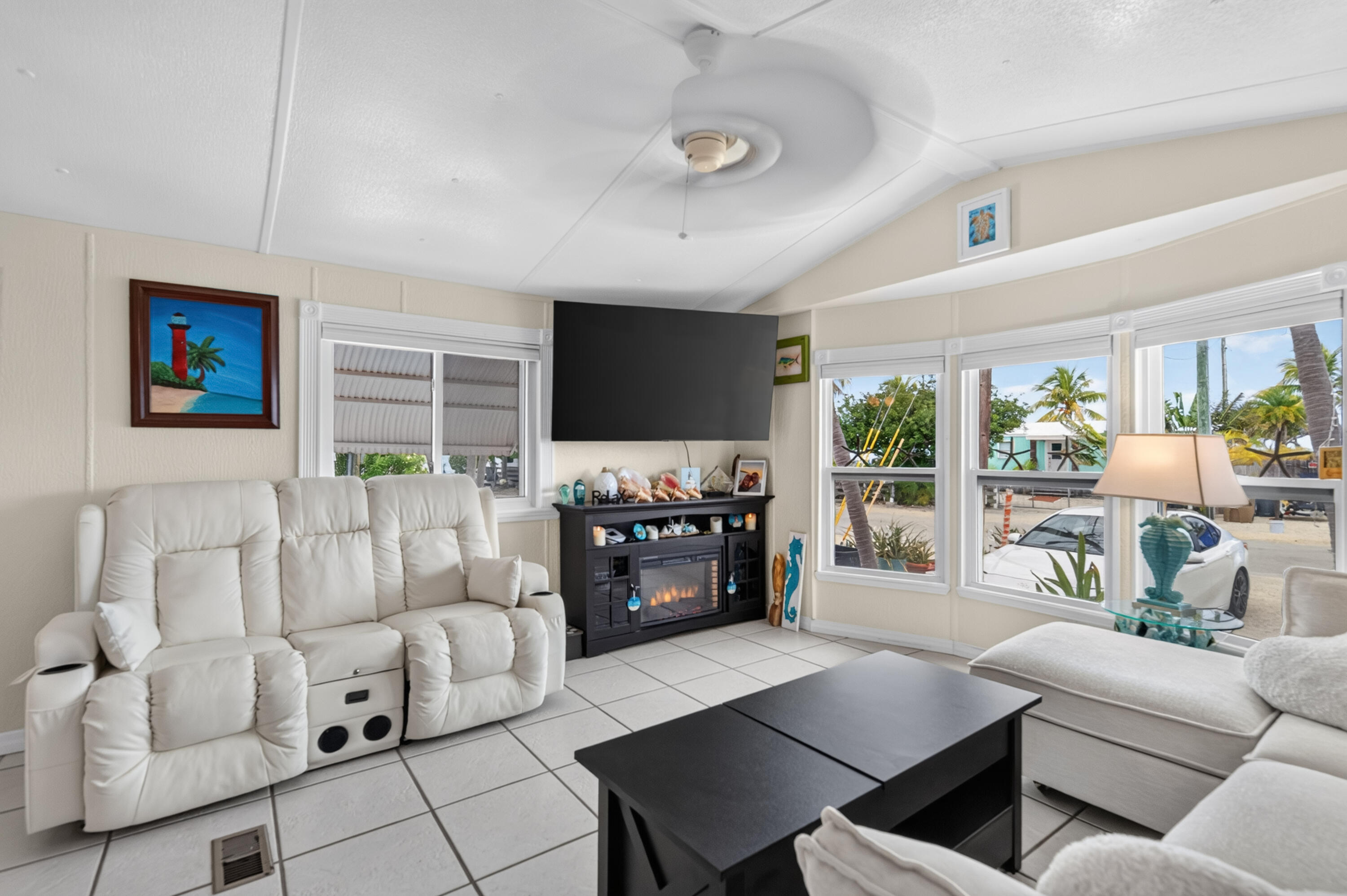 27732 Astrangia Avenue Property Photo 4