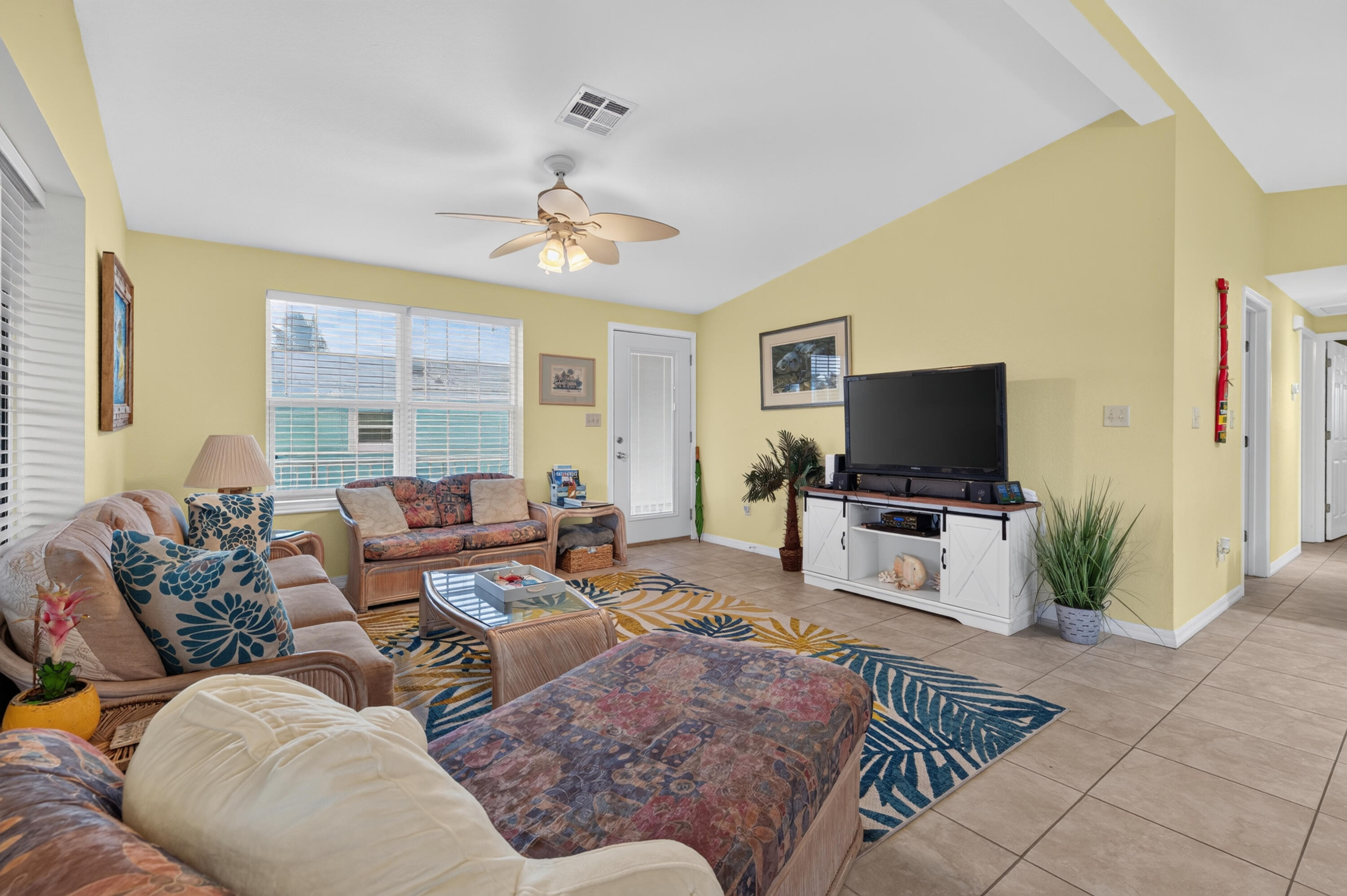 342 Spanish Main Drive Property Photo 10