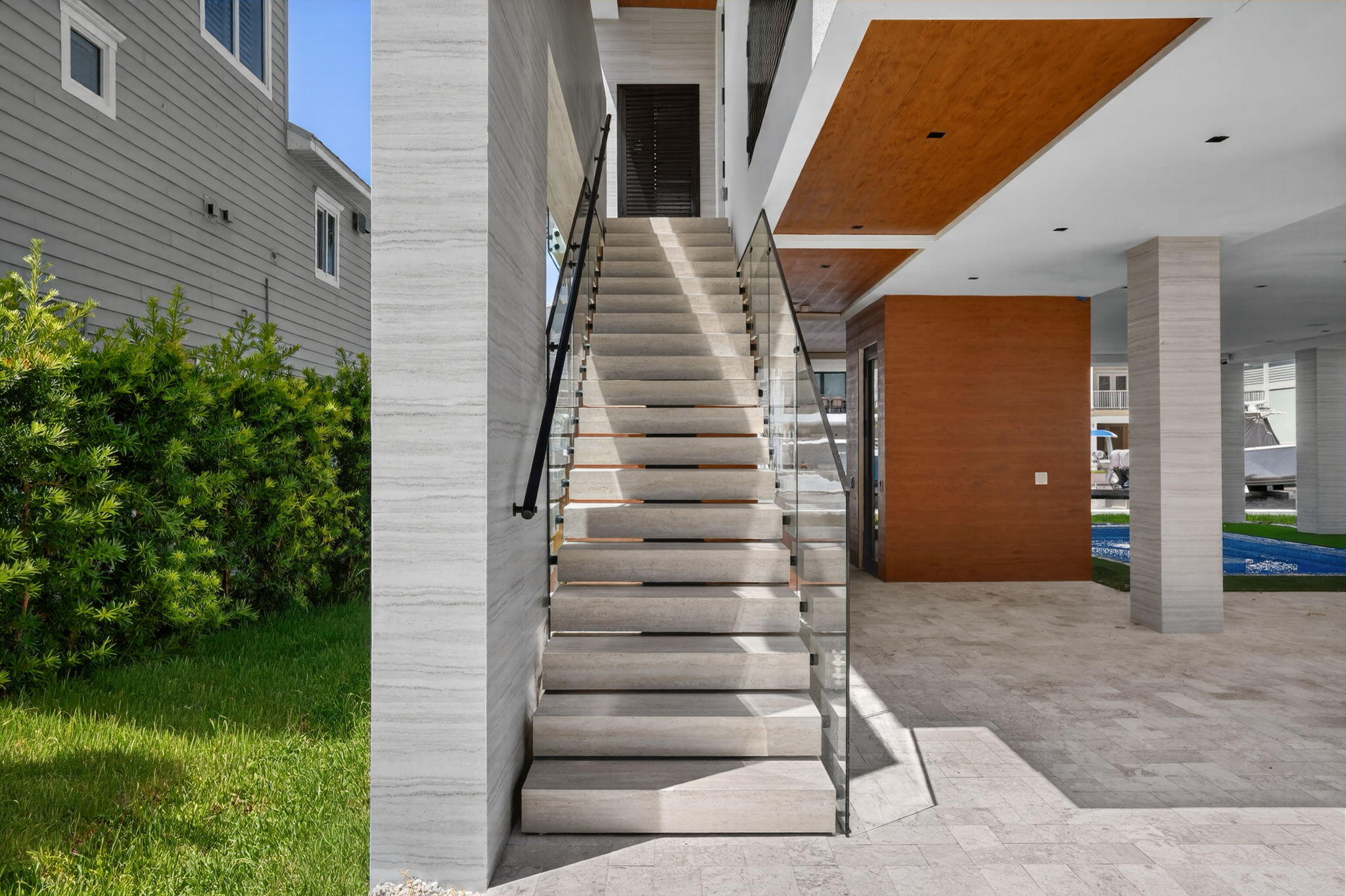 108 Coral Way Property Photo 4
