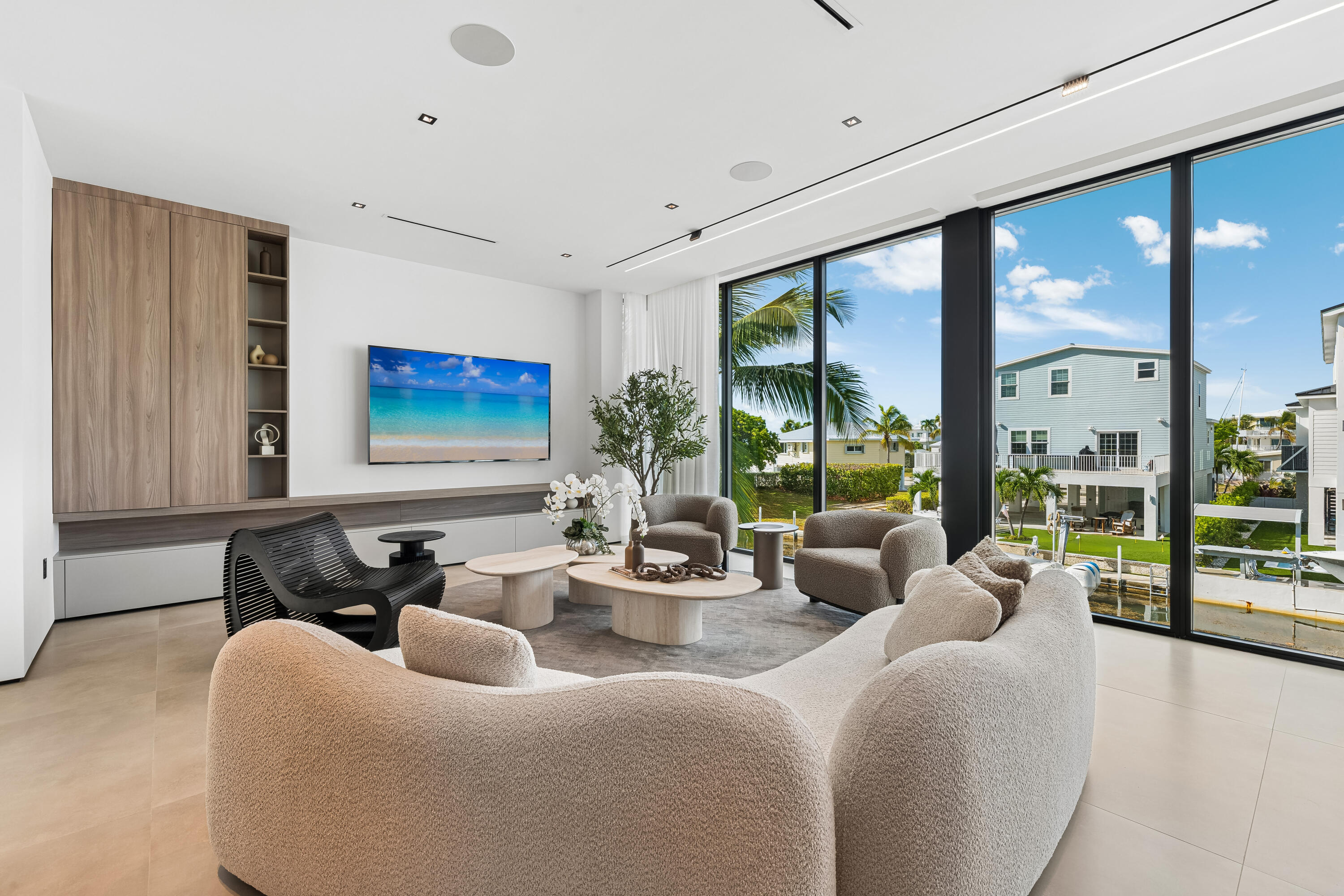 108 Coral Way Property Photo 11