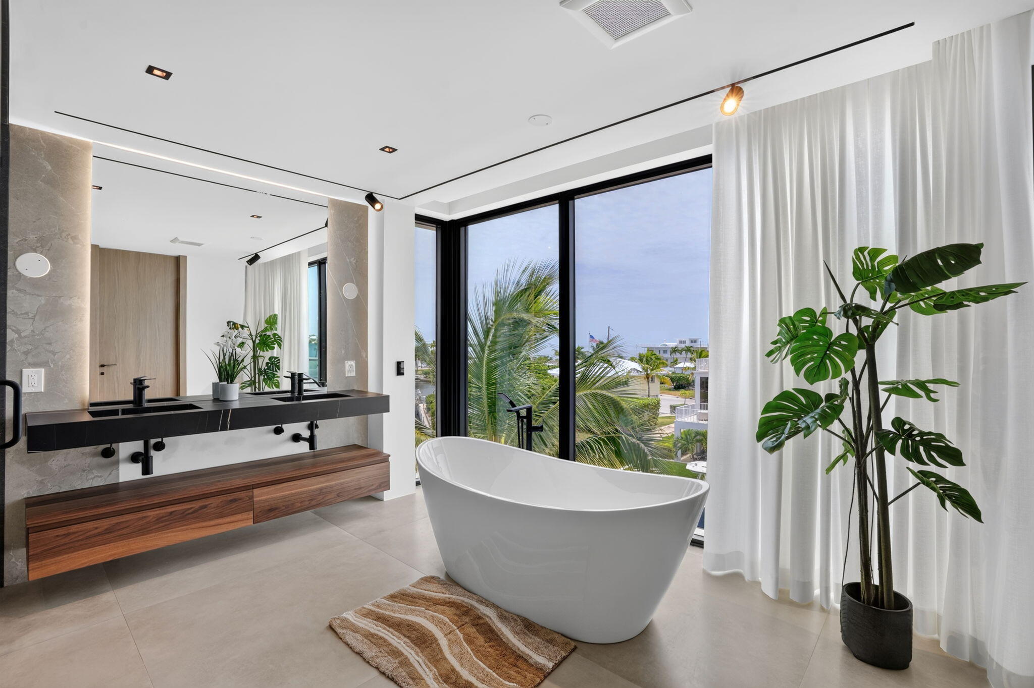 108 Coral Way Property Photo 27