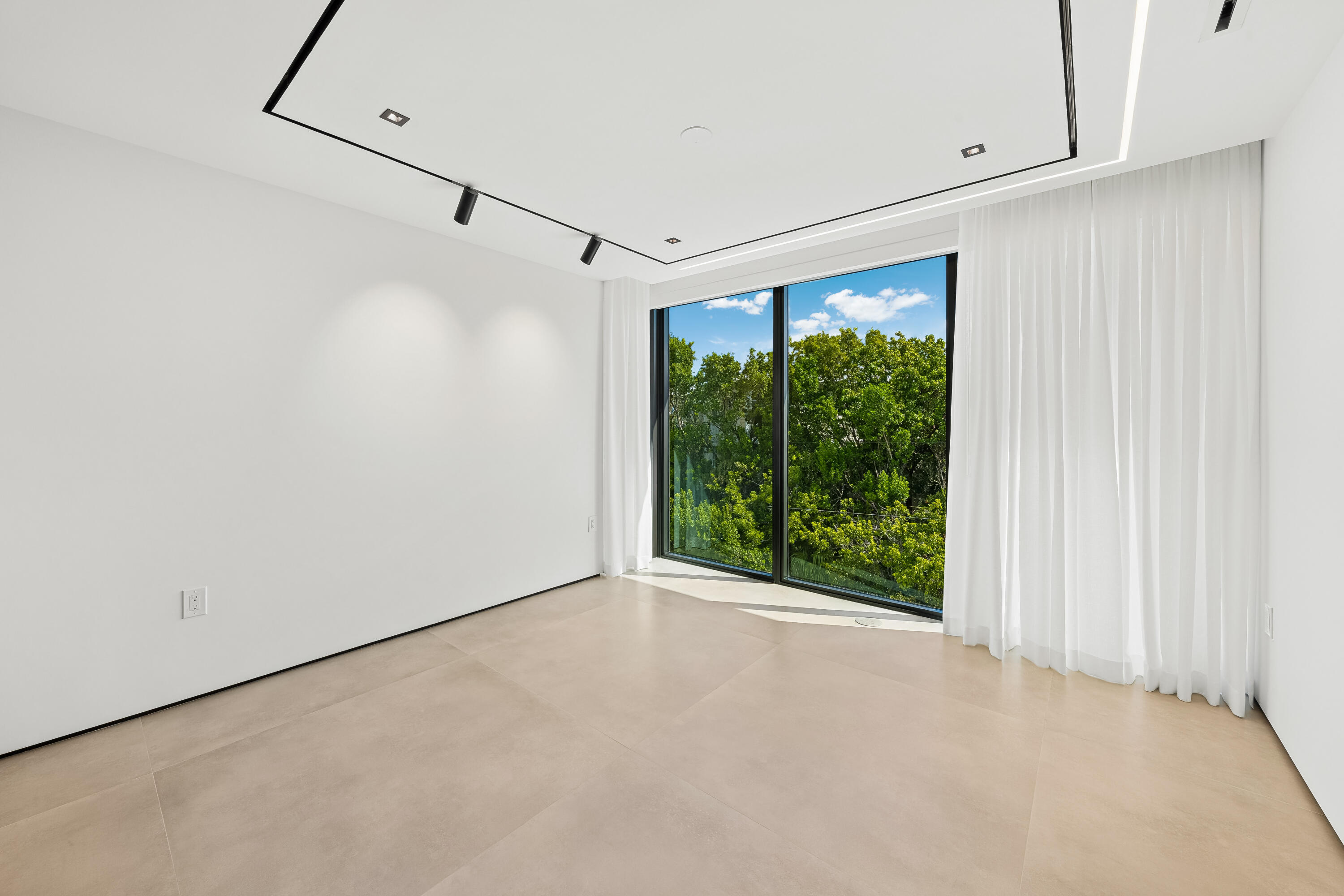 108 Coral Way Property Photo 49