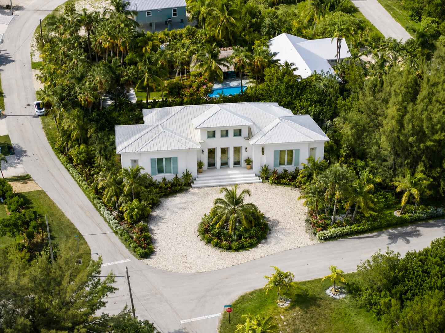 101 S Bahama Drive Property Photo 1