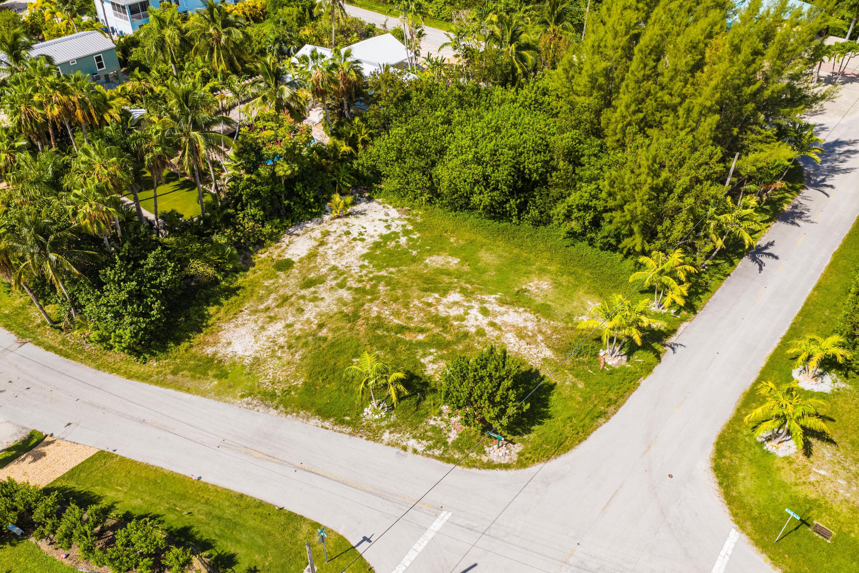 101 S Bahama Drive Property Photo 5