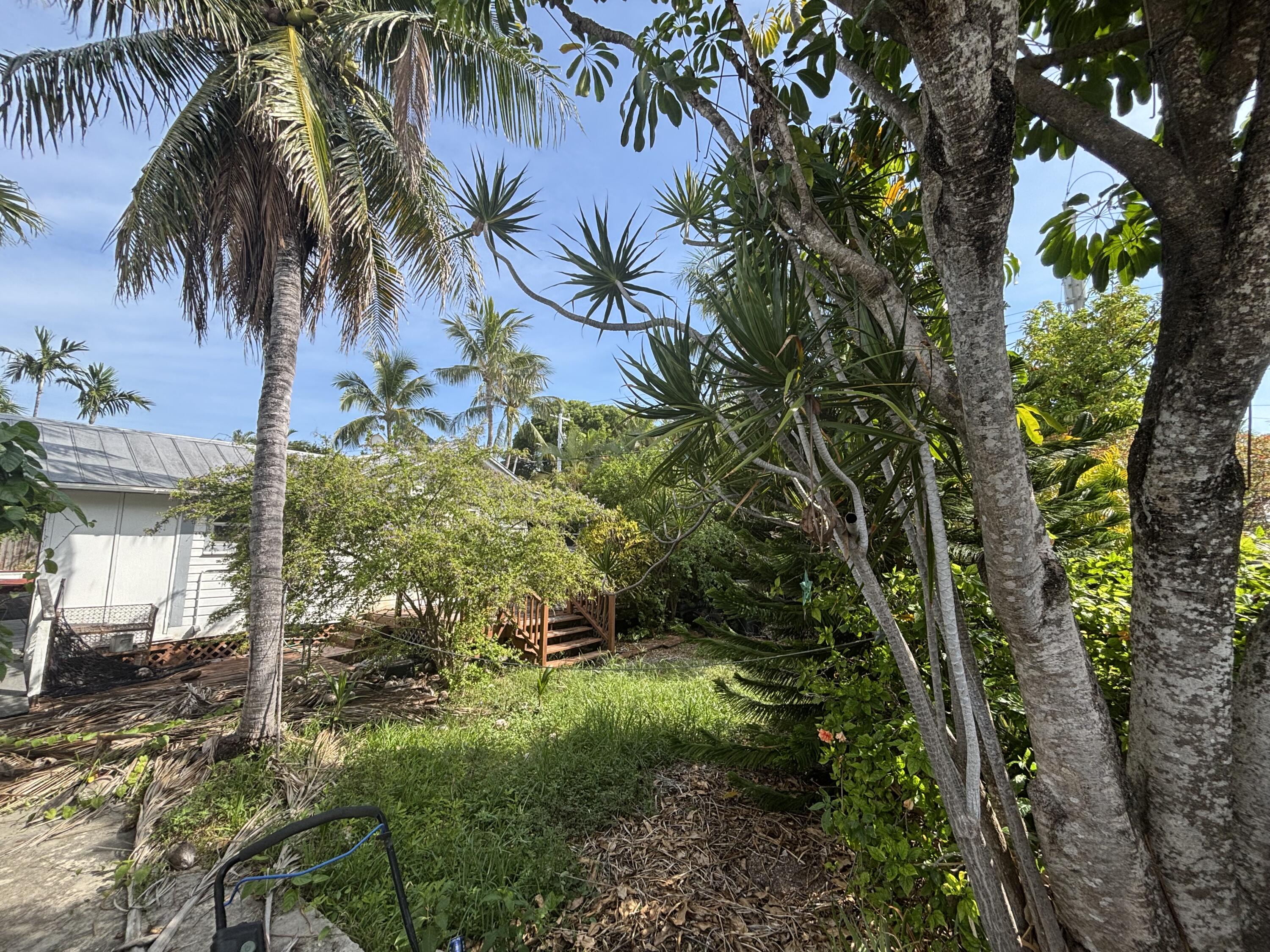 1119 Florida Street Property Photo 6