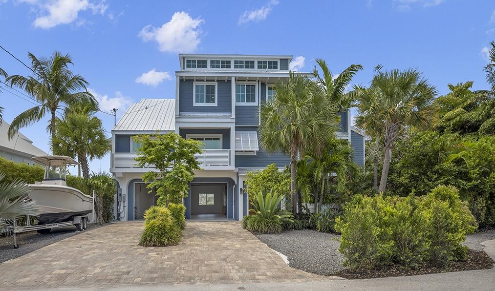 157 Valencia Drive Property Photo 6