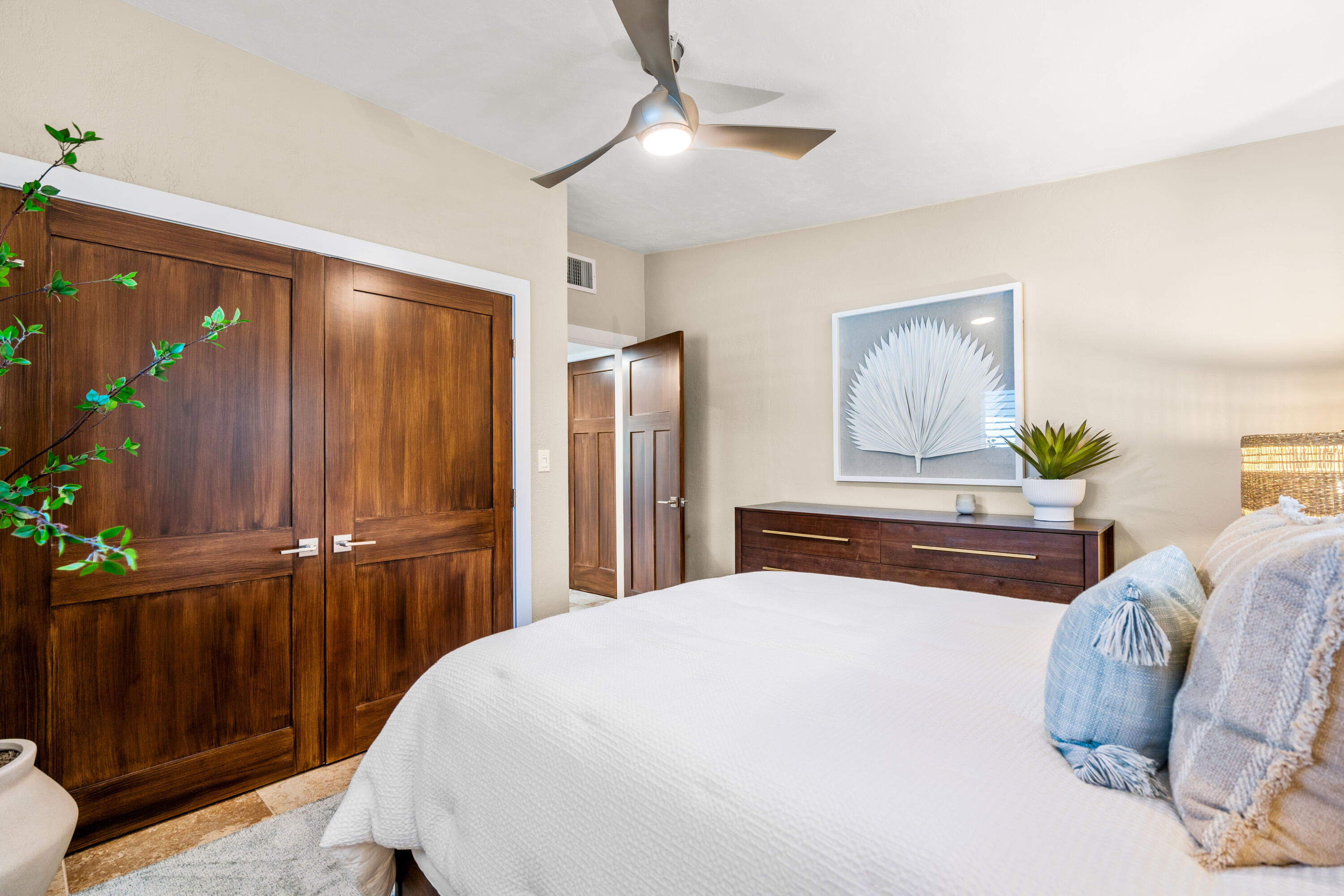 280 S Coconut Palm Boulevard Property Photo 13
