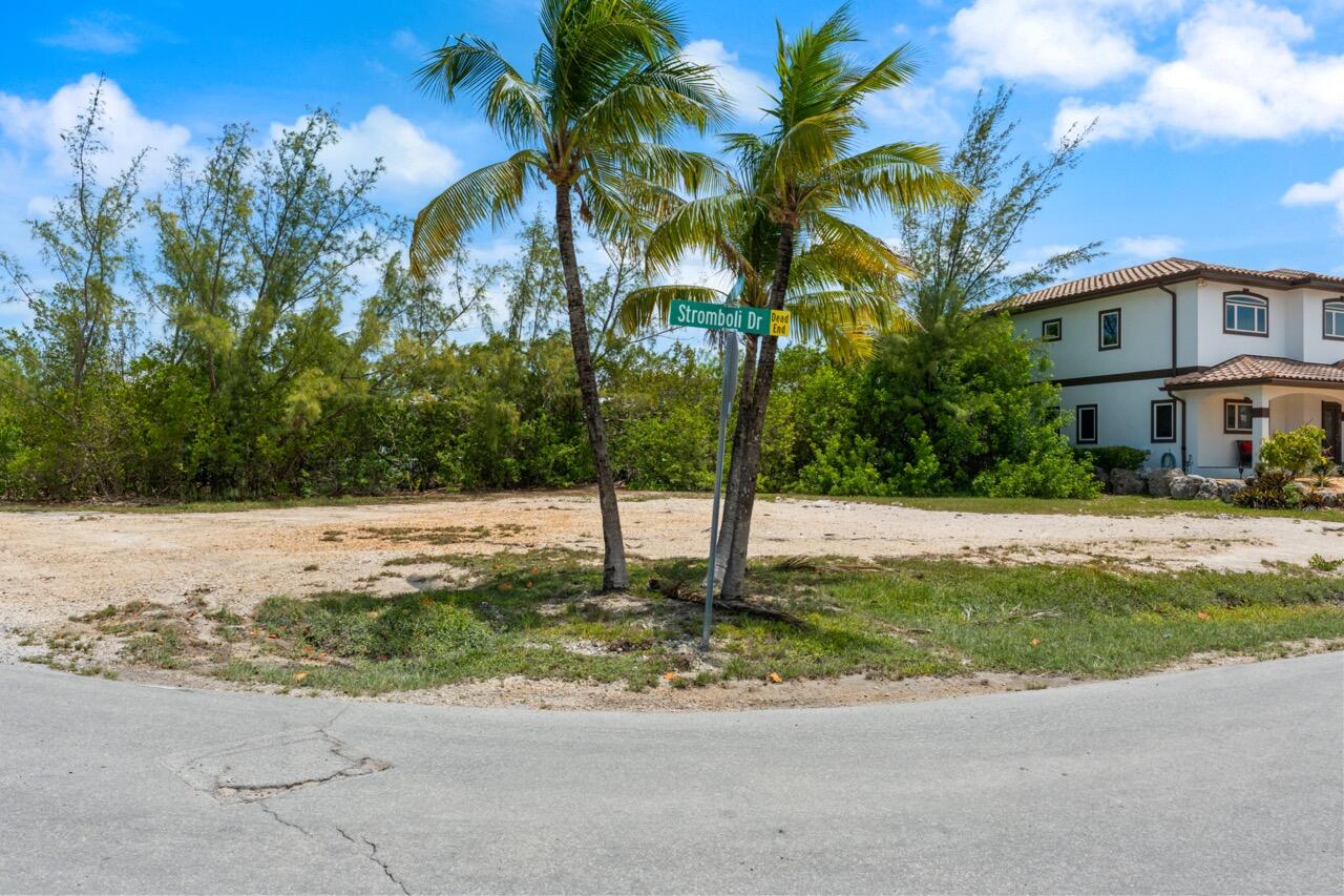 101 Stromboli Drive Property Photo 15