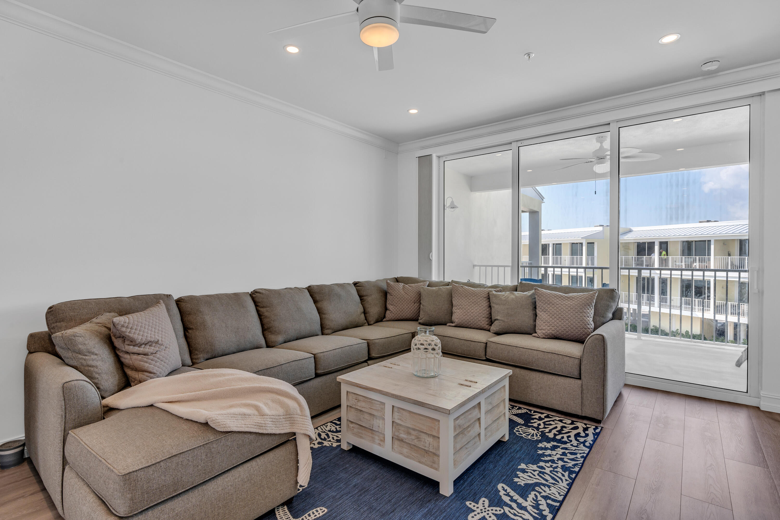 501 E Ocean Drive 28 Property Photo 4