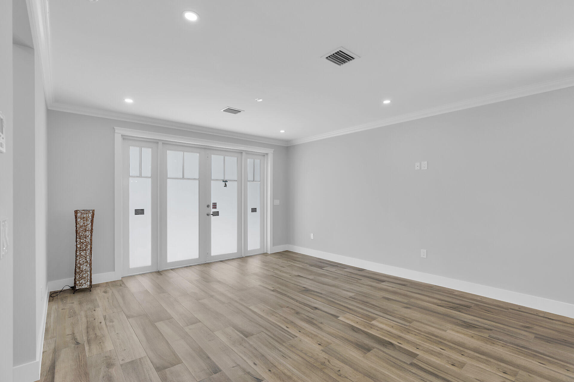 68 Coral Way Property Photo 5