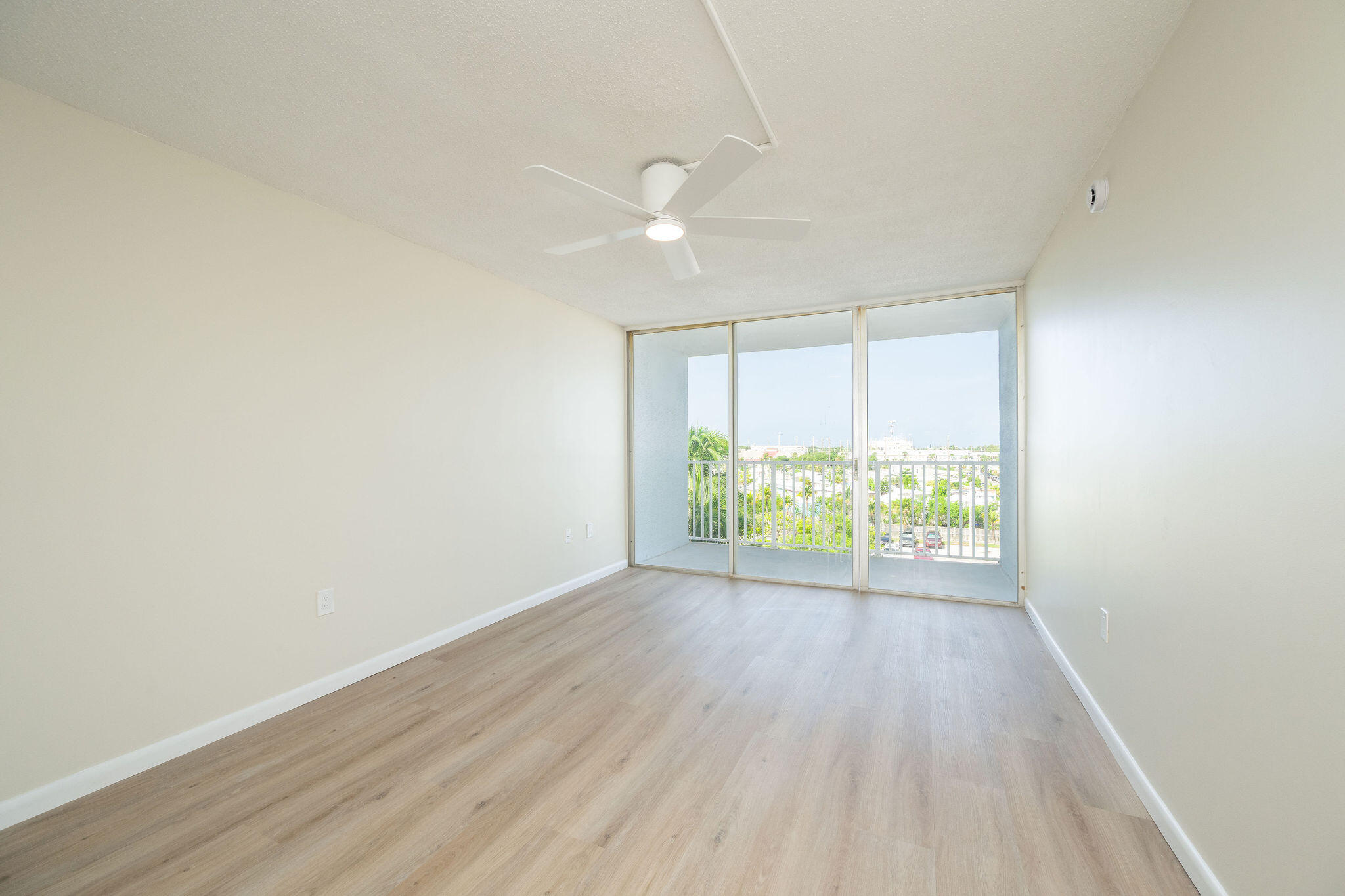 3312 Northside Drive Apt 504 Property Photo 2