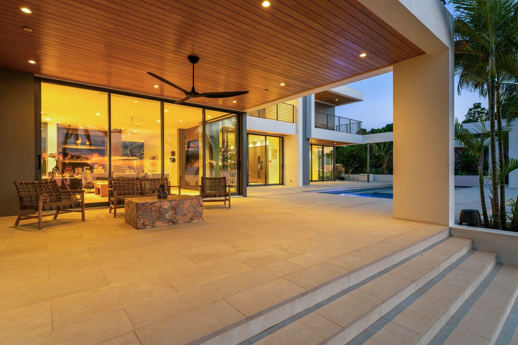 19 Avacado Street Property Photo 8