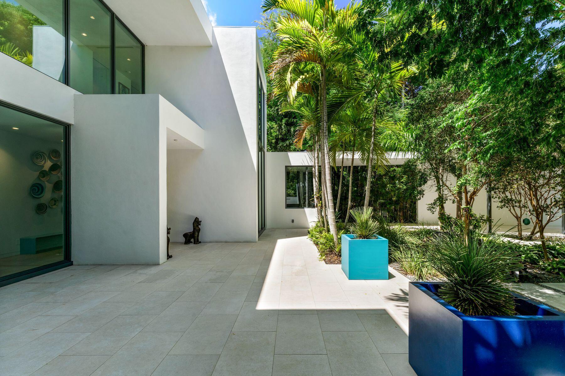 19 Avacado Street Property Photo 20