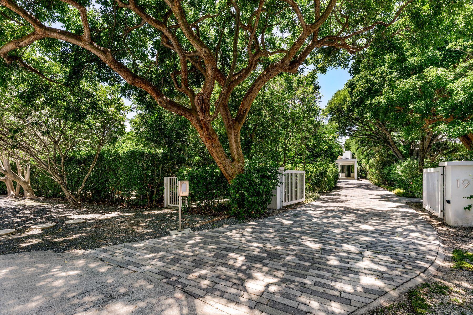 19 Avacado Street Property Photo 55