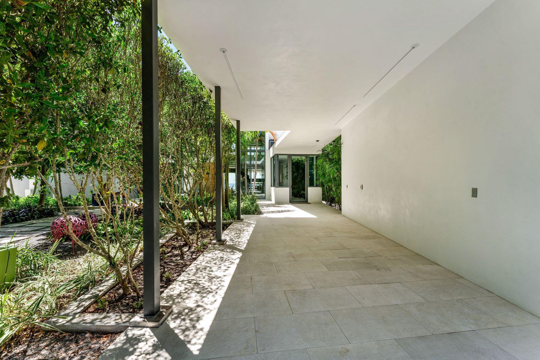 19 Avacado Street Property Photo 61
