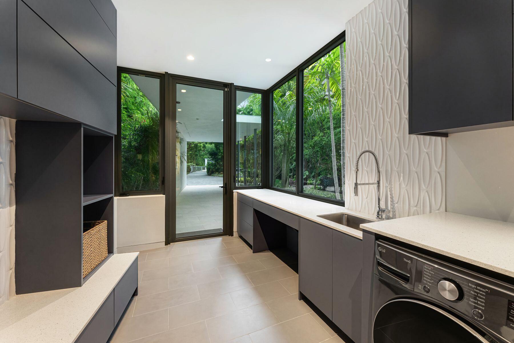 19 Avacado Street Property Photo 88