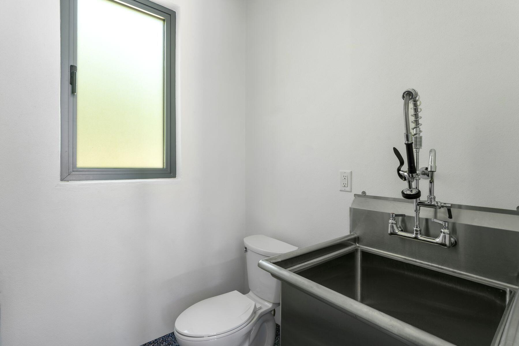 19 Avacado Street Property Photo 118