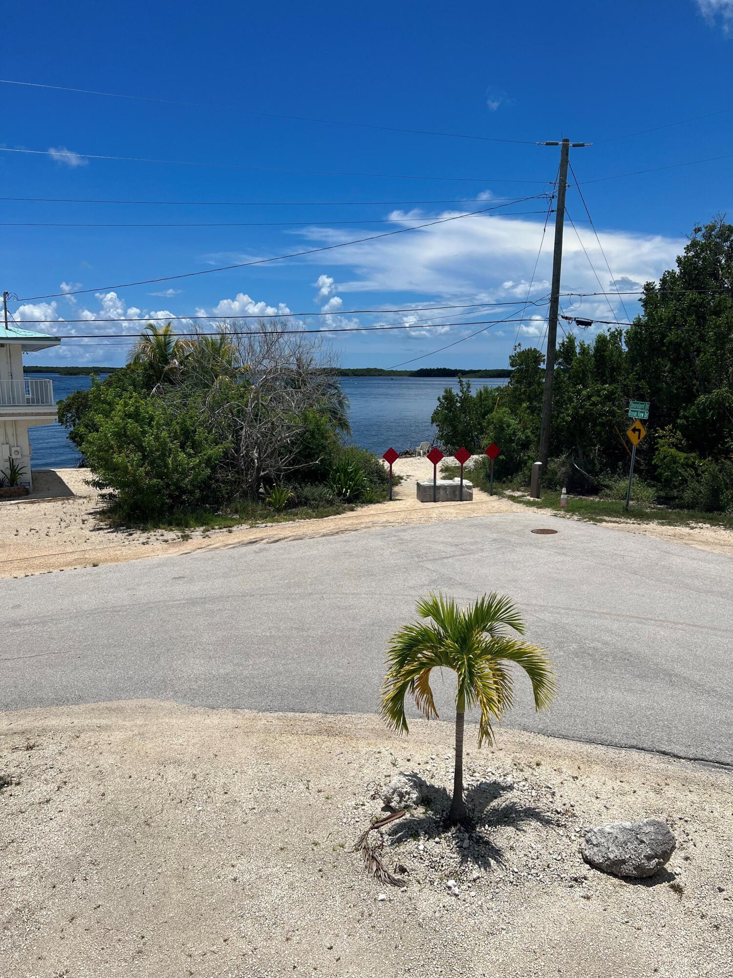 16 Shoreland Drive Property Photo 3
