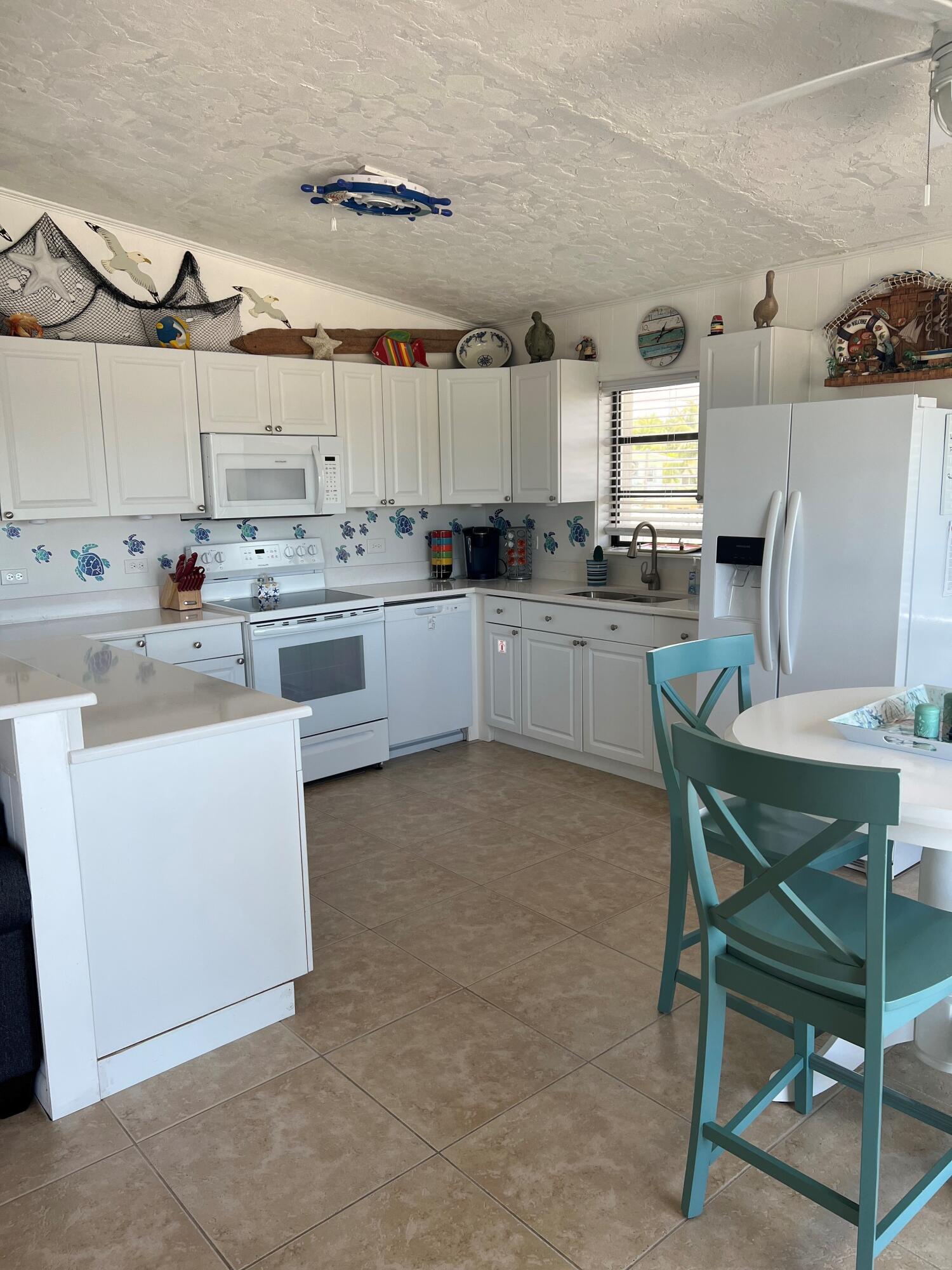 16 Shoreland Drive Property Photo 6