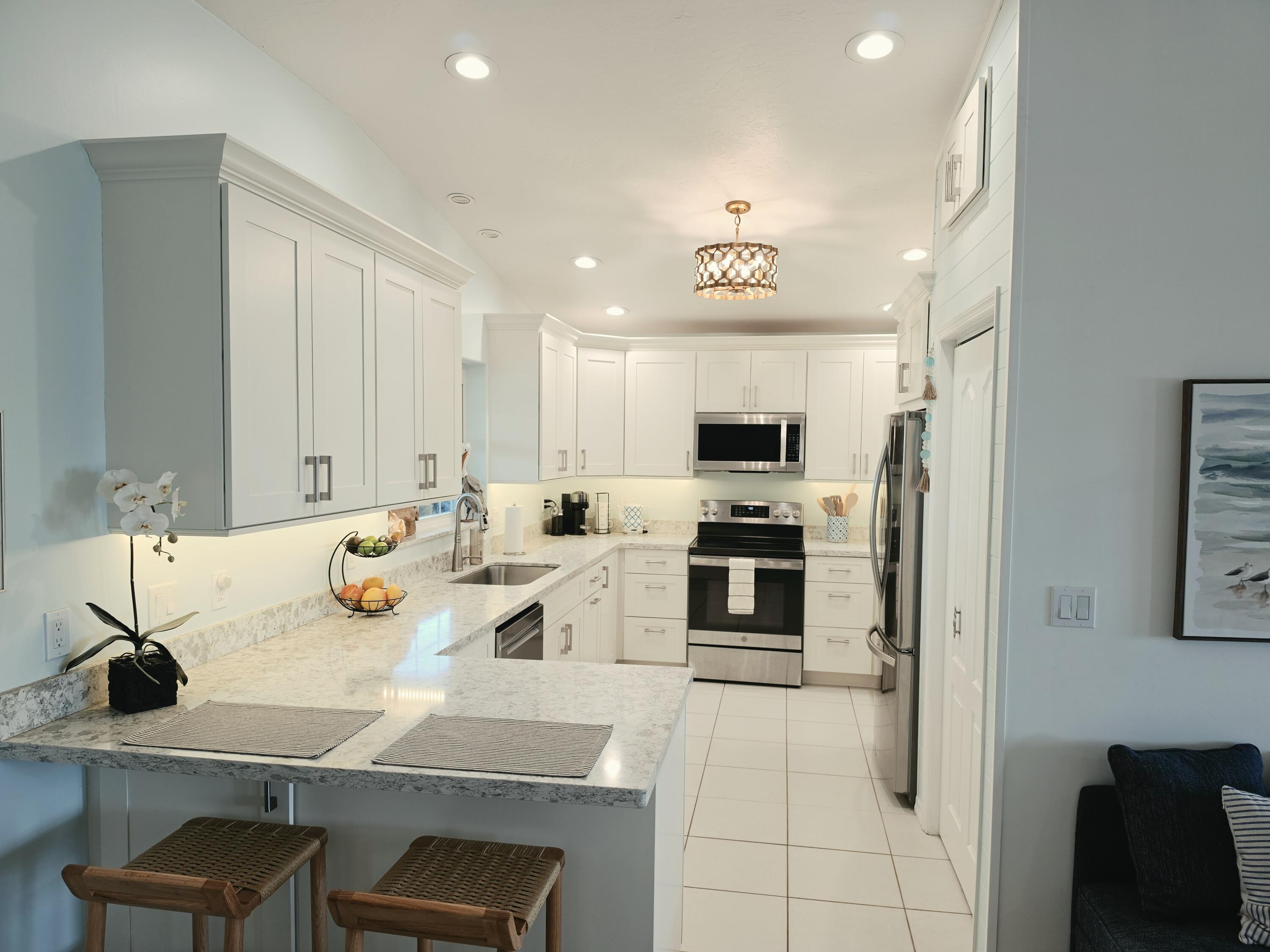 673 Indies Road Property Photo 7