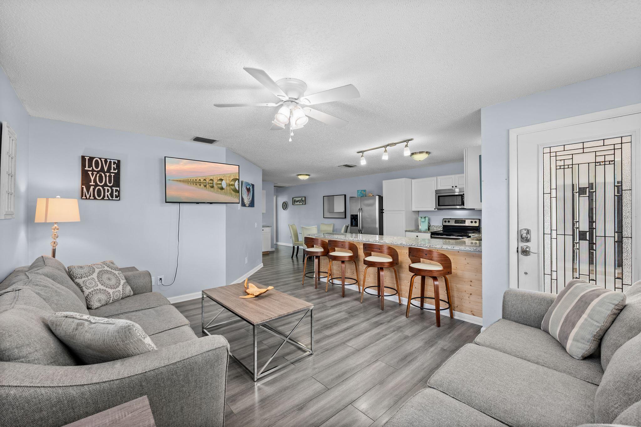 310 3rd Street Property Photo 4