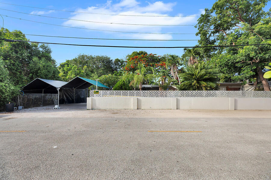 226 Lignumvitae Drive Property Photo 3