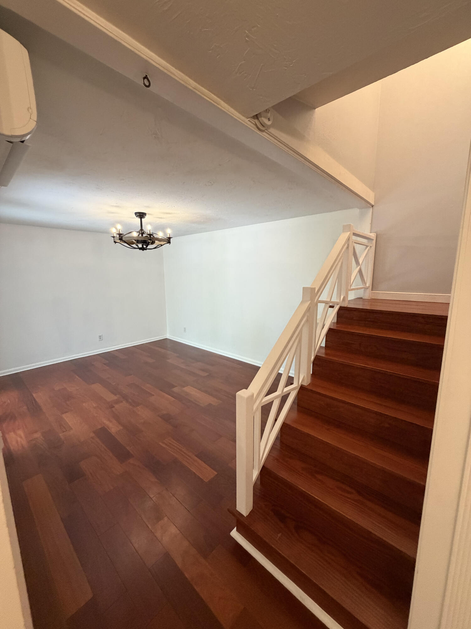 3318 Harriet Avenue Property Photo 9