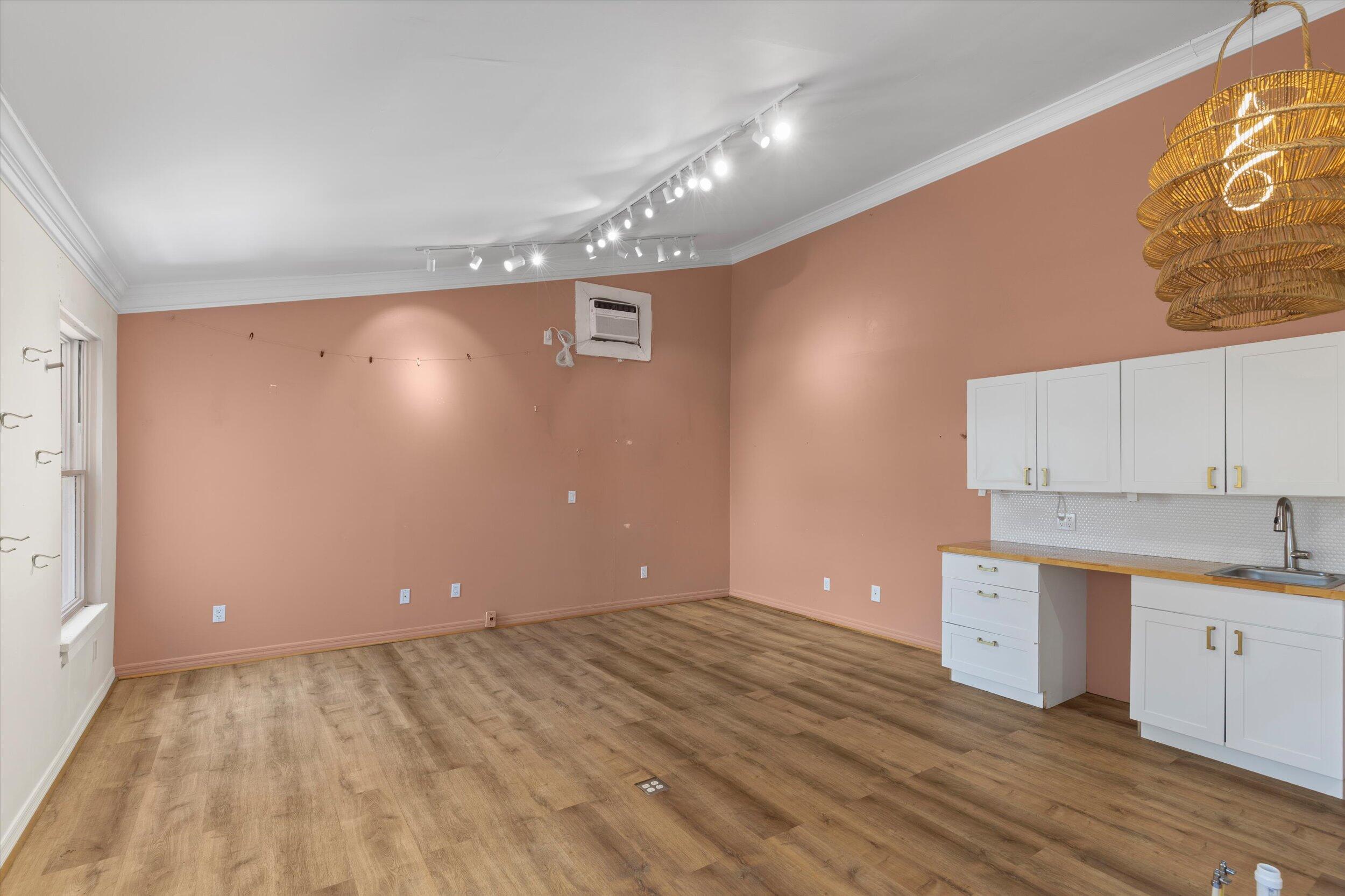 218 Whitehead Street 7 Property Photo 6