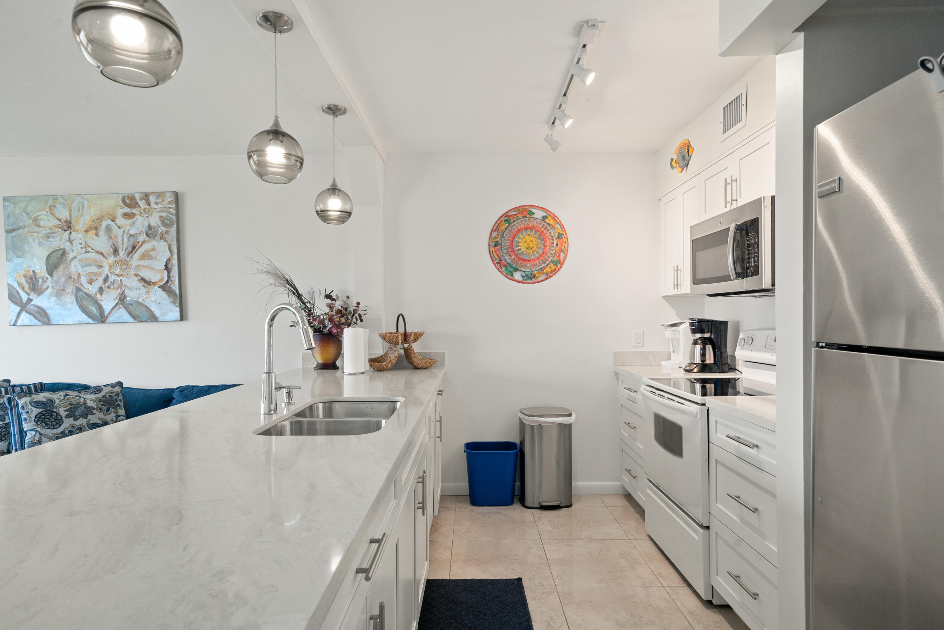 500 Burton Drive 4206 Property Photo 3