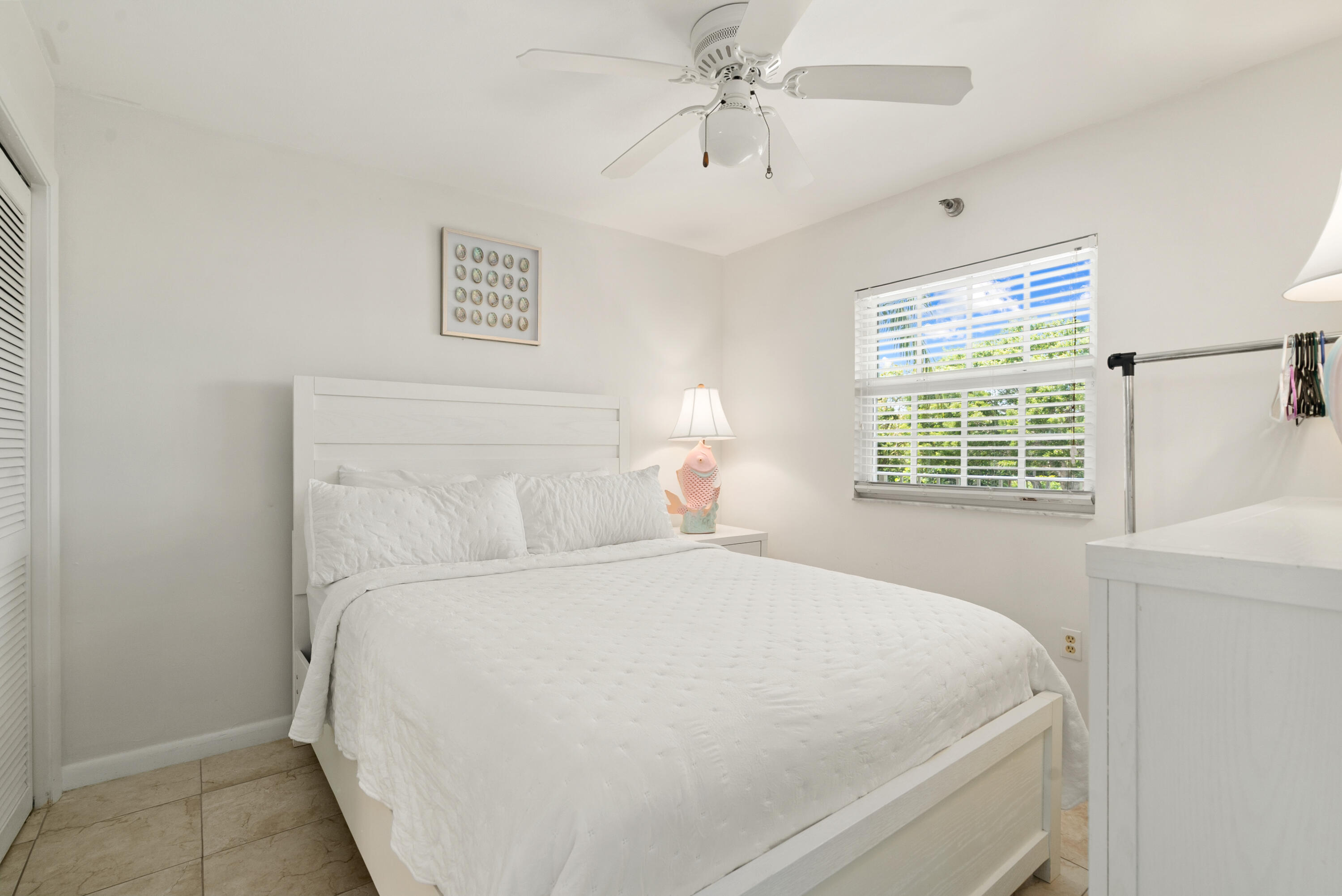 500 Burton Drive 4206 Property Photo 6