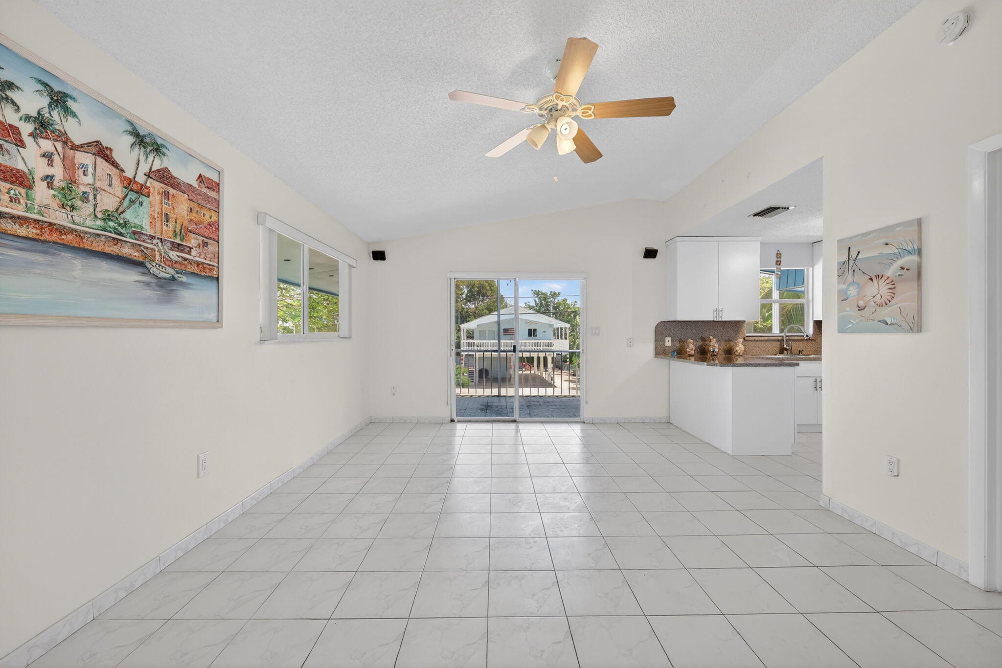 414 N Mahogany Avenue Property Photo 12