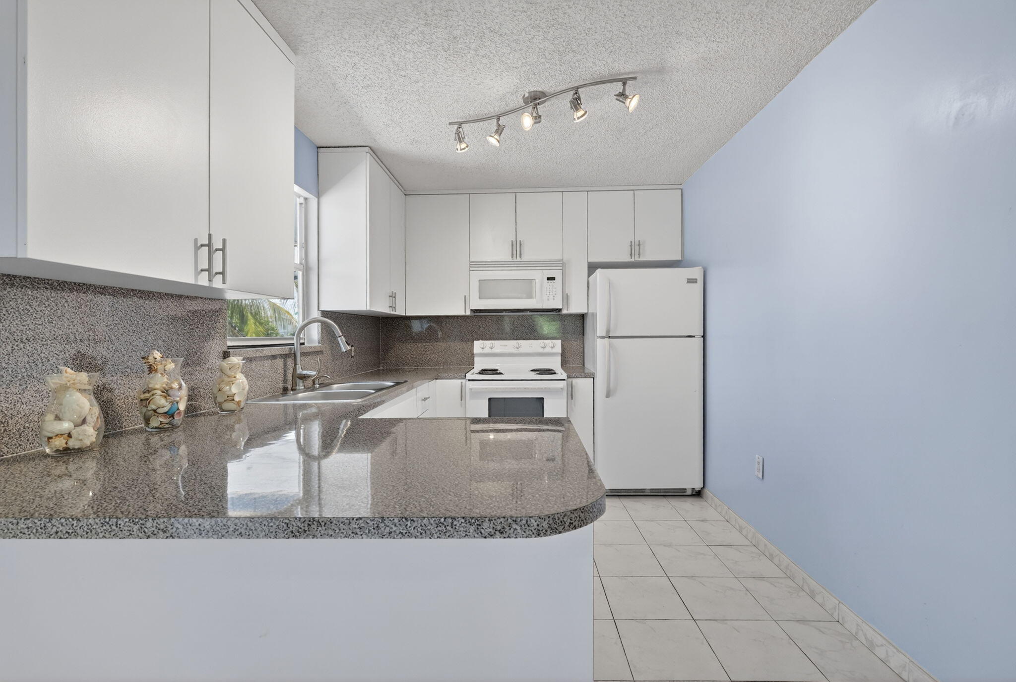 414 N Mahogany Avenue Property Photo 15
