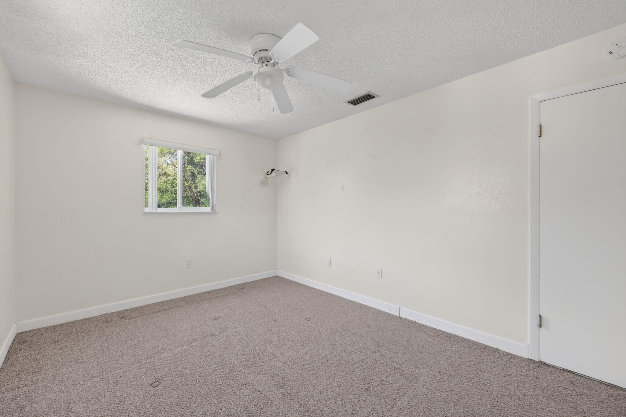 414 N Mahogany Avenue Property Photo 20