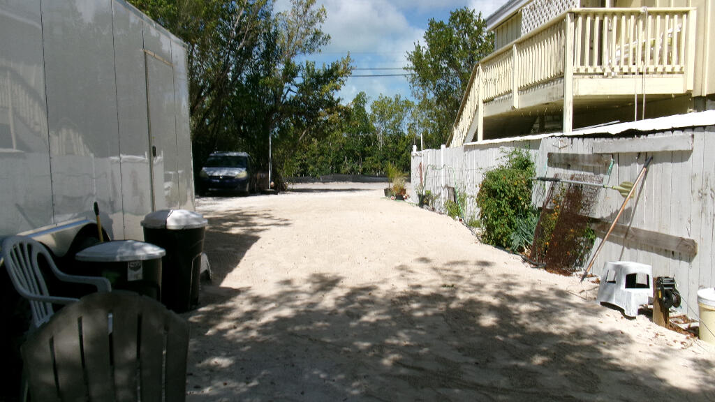 956 Shaw Drive Property Photo 5