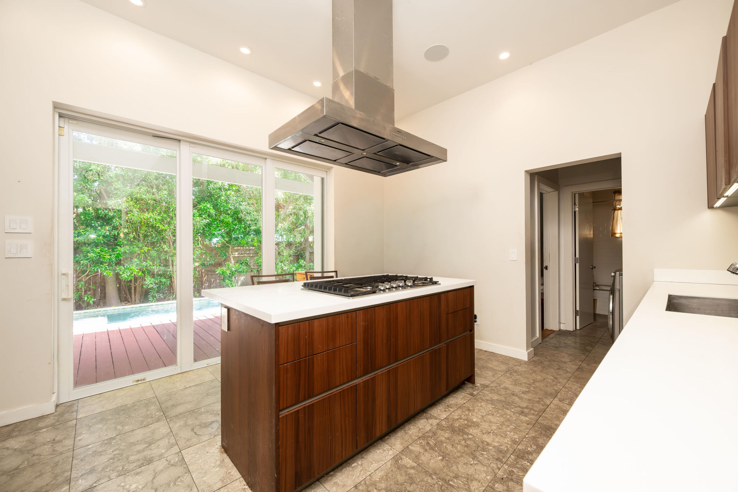 1407 Petronia Street Property Photo 21