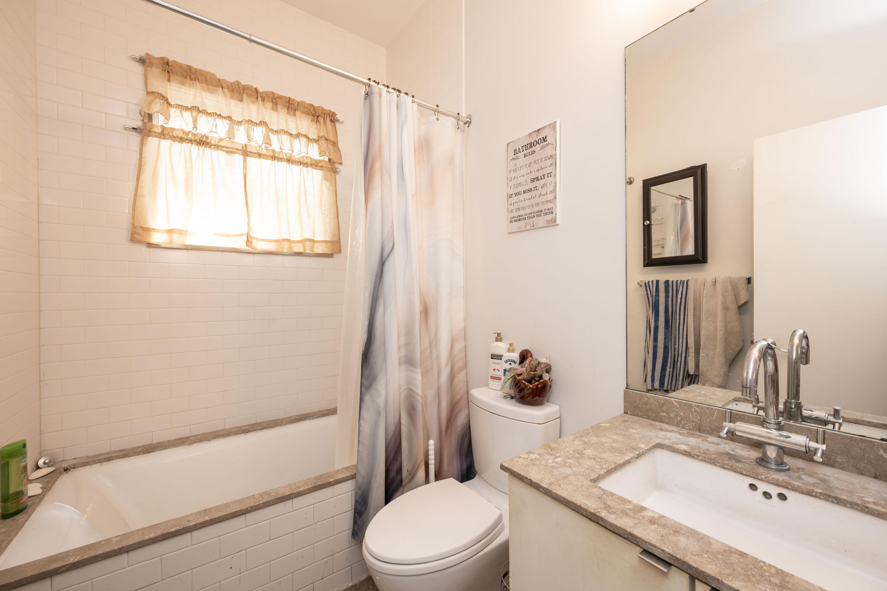 1407 Petronia Street Property Photo 25