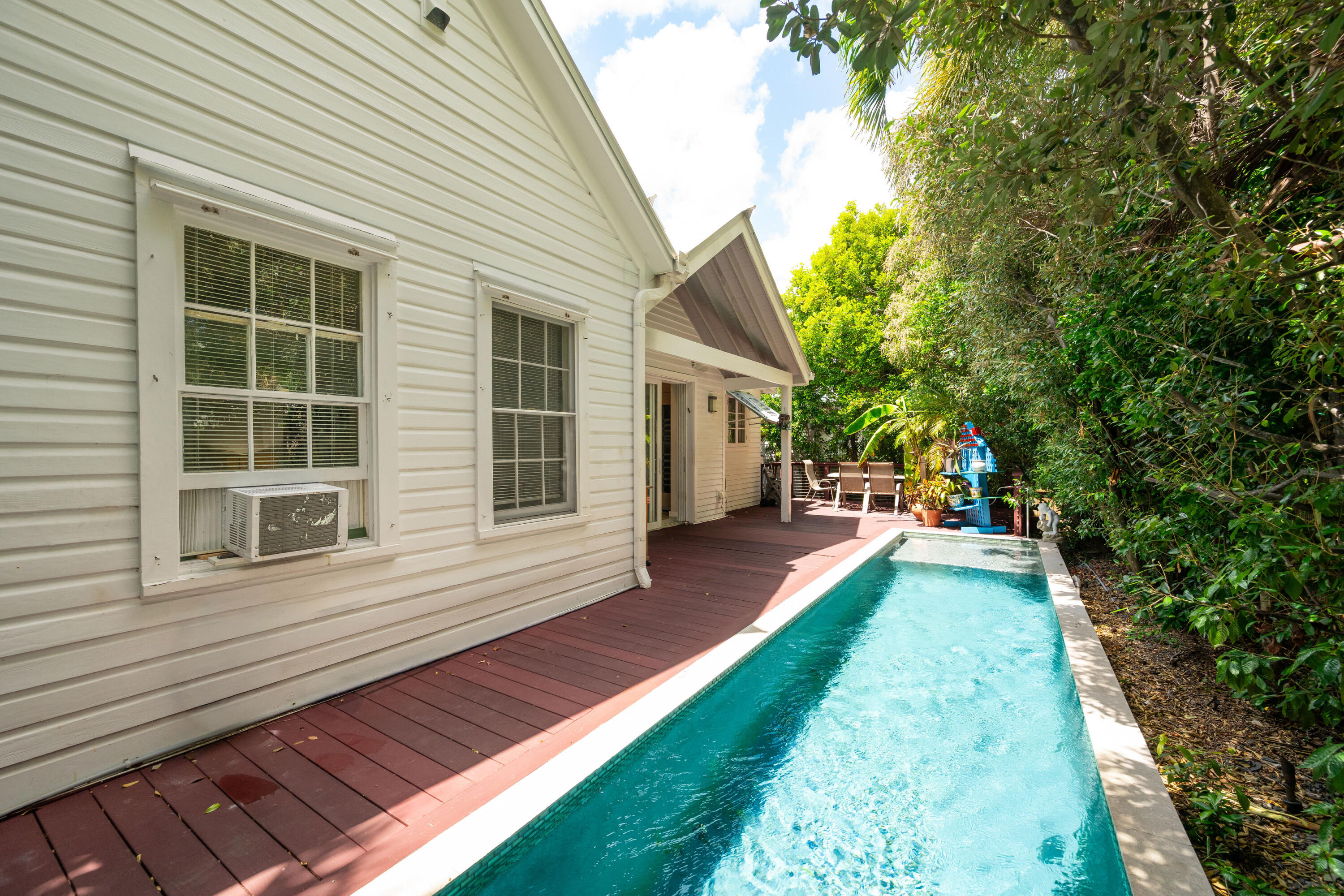 1407 Petronia Street Property Photo 26